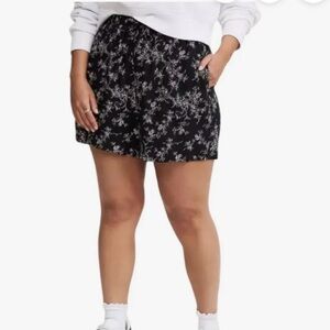 Torrid Floral Shorts Size 2 NWT Black Tan Flowy Plus Size